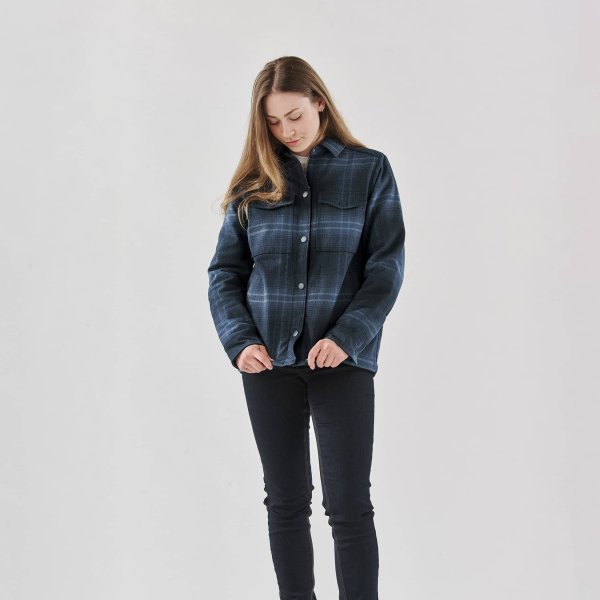 Zoom bild av Women's Highland Sherpa Lined Plaid Jacket, midnight/dusk