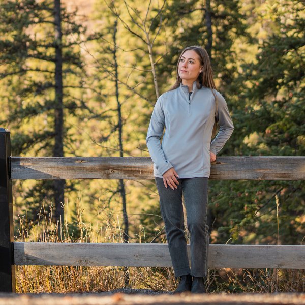 Zoom bild av Women's Monterey 1/4 Zip Pullover, steel grey