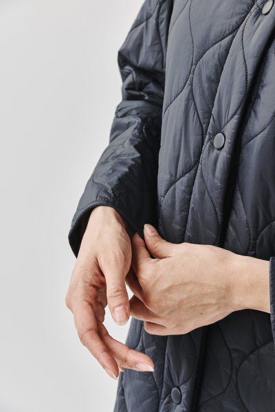 Zoom bild av Women's Tundra Quilted Shacket, navy